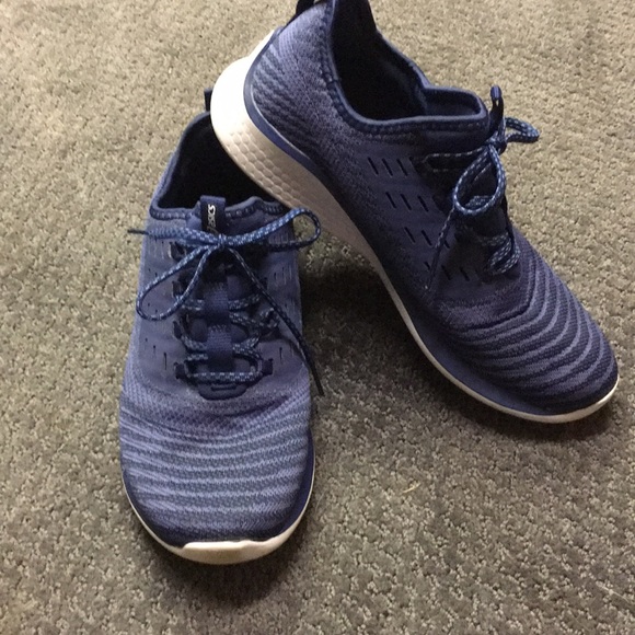 navy blue trainers ladies